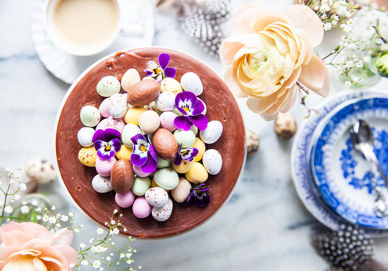 Kladdig chokladtårta med fudge-topping