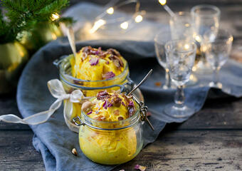 Saffransglass med salta kanderade nötter