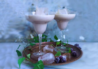 Två glas med kladdkakecocktail